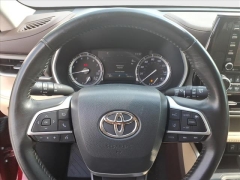 Used 2022  Toyota Highlander XLE FWD at Best Choice Motors near Lafayette&comma; IN