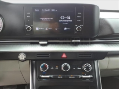 Used 2022  Kia Carnival LX Seat Package FWD at Best Choice Motors near Lafayette&comma; IN