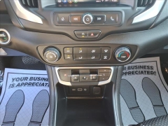 Used 2024  GMC Terrain FWD 4dr SLE at Best Choice Motors near Lafayette&comma; IN