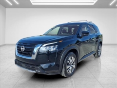 Used 2023  Nissan Pathfinder SL 4WD at Best Choice Motors near Lafayette&comma; IN