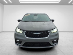 Used 2021  Chrysler Pacifica Hybrid Touring L FWD at Best Choice Motors near Lafayette&comma; IN