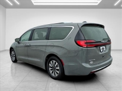 Used 2021  Chrysler Pacifica Hybrid Touring L FWD at Best Choice Motors near Lafayette&comma; IN