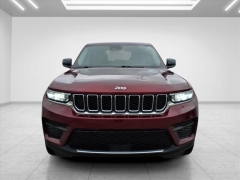 Used 2023  Jeep Grand Cherokee Laredo 4x4 at Best Choice Motors near Lafayette&comma; IN