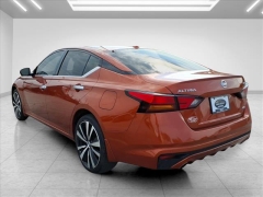 Used 2021  Nissan Altima 2&period;5 Platinum AWD Sedan at Best Choice Motors near Lafayette&comma; IN