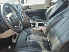 Used 2024  Chrysler Pacifica Touring L FWD at Best Choice Motors near Lafayette&comma; IN