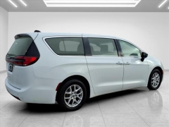 Used 2024  Chrysler Pacifica Touring L FWD at Best Choice Motors near Lafayette&comma; IN