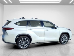 Used 2020  Toyota Highlander Hybrid 4d SUV FWD Platinum at Best Choice Motors near Lafayette&comma; IN