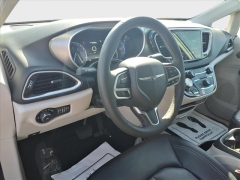 Used 2024  Chrysler Pacifica Touring L FWD at Best Choice Motors near Lafayette&comma; IN