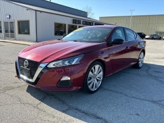 Used 2022  Nissan Altima 2&period;5 SV AWD Sedan at Best Choice Motors near Lafayette&comma; IN
