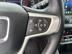 Used 2023  GMC Acadia FWD 4dr SLT at Best Choice Motors near Lafayette&comma; IN