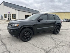 Used 2020  Jeep Grand Cherokee 4d SUV 4WD Laredo Altitude at Best Choice Motors near Lafayette&comma; IN