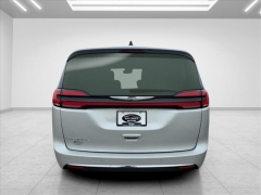 Used 2024  Chrysler Pacifica Touring L FWD at Best Choice Motors near Lafayette&comma; IN