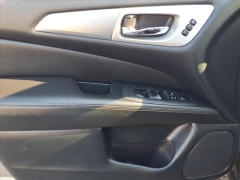 Used 2020  Nissan Pathfinder 4d SUV 4WD SL at Best Choice Motors near Lafayette&comma; IN