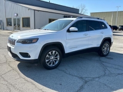 Used 2019  Jeep Cherokee 4d SUV 4WD Latitude Plus 2&period;0L Turbo at Best Choice Motors near Lafayette&comma; IN