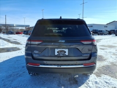 Used 2023  Jeep Grand Cherokee Laredo 4x4 at Best Choice Motors near Lafayette&comma; IN