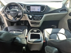 Used 2024  Chrysler Pacifica Touring L FWD at Best Choice Motors near Lafayette&comma; IN