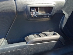 Used 2017  Toyota Tacoma 4WD Double Cab TRD Sport Auto at Joshua Motor Company near Pennsauken&comma; NJ