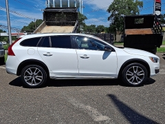Used 2017  Volvo V60 Cross Country 4d Wagon AWD T5 Platinum at Joshua Motor Company near Pennsauken&comma; NJ