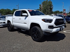 Used 2017  Toyota Tacoma 4WD Double Cab TRD Sport Auto at Joshua Motor Company near Pennsauken&comma; NJ