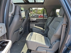 Used 2019  Lincoln Navigator L 4d SUV 4WD Reserve at Joshua Motor Company near Pennsauken&comma; NJ