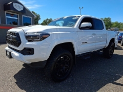 Used 2017  Toyota Tacoma 4WD Double Cab TRD Sport Auto at Joshua Motor Company near Pennsauken&comma; NJ