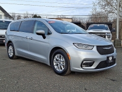 Used 2023  Chrysler Pacifica Touring L FWD at Joshua Motor Company near Pennsauken&comma; NJ