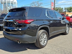 Used 2023  Chevrolet Traverse AWD 4dr LT Cloth w&sol;1LT at Joshua Motor Company near Pennsauken&comma; NJ