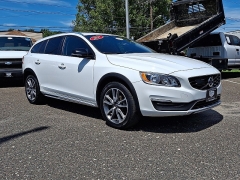 Used 2017  Volvo V60 Cross Country 4d Wagon AWD T5 Platinum at Joshua Motor Company near Pennsauken&comma; NJ
