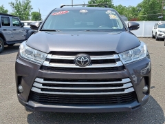 Used 2017 Toyota Highlander 4d SUV AWD LE Plus at Joshua Motor Company near Pennsauken, NJ