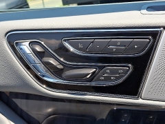 Used 2019  Lincoln Navigator L 4d SUV 4WD Reserve at Joshua Motor Company near Pennsauken&comma; NJ