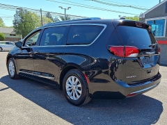 Used 2018  Chrysler Pacifica 4d Wagon Touring L at Joshua Motor Company near Pennsauken&comma; NJ