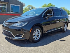 Used 2018  Chrysler Pacifica 4d Wagon Touring L at Joshua Motor Company near Pennsauken&comma; NJ