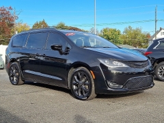 Used 2020  Chrysler Pacifica Touring L FWD at Joshua Motor Company near Pennsauken, NJ
