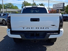 Used 2017  Toyota Tacoma 4WD Double Cab TRD Sport Auto at Joshua Motor Company near Pennsauken&comma; NJ