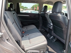 Used 2017 Toyota Highlander 4d SUV AWD LE Plus at Joshua Motor Company near Pennsauken, NJ