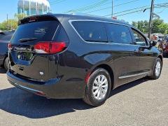 Used 2018  Chrysler Pacifica 4d Wagon Touring L at Joshua Motor Company near Pennsauken&comma; NJ