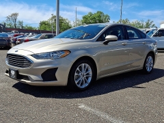 Used 2019  Ford Fusion Hybrid 4d Sedan FWD SE at Joshua Motor Company near Pennsauken&comma; NJ