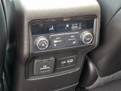 Used 2022  GMC Acadia AWD 4dr SLT at Joshua Motor Company near Pennsauken&comma; NJ