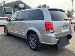 Used 2017  Dodge Grand Caravan 4d Wagon SXT at Joshua Motor Company near Pennsauken&comma; NJ