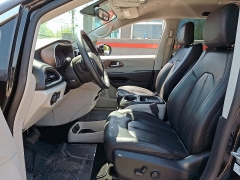 Used 2018  Chrysler Pacifica 4d Wagon Touring L at Joshua Motor Company near Pennsauken&comma; NJ