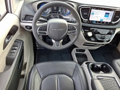 Used 2023  Chrysler Pacifica Touring L FWD at Joshua Motor Company near Pennsauken&comma; NJ