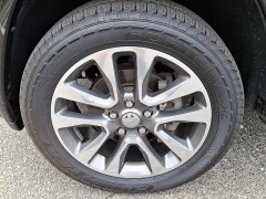 Used 2017  Jeep Grand Cherokee 4d SUV 4WD Overland at Joshua Motor Company near Pennsauken&comma; NJ