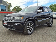 Used 2017  Jeep Grand Cherokee 4d SUV 4WD Overland at Joshua Motor Company near Pennsauken&comma; NJ
