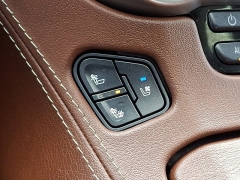 Used 2020  Chevrolet Suburban 4d SUV 4WD Premier at Joshua Motor Company near Pennsauken&comma; NJ