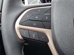 Used 2017  Jeep Grand Cherokee 4d SUV 4WD Overland at Joshua Motor Company near Pennsauken&comma; NJ