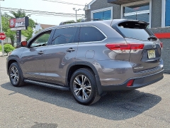 Used 2017 Toyota Highlander 4d SUV AWD LE Plus at Joshua Motor Company near Pennsauken, NJ