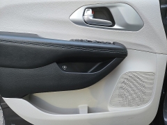 Used 2017  Chrysler Pacifica Hybrid 4d Wagon Touring Plus at Joshua Motor Company near Pennsauken&comma; NJ