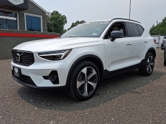 Used 2025  Volvo XC40 B5 AWD Plus Dark Theme at Joshua Motor Company near Pennsauken&comma; NJ