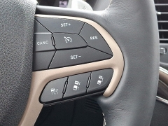 Used 2017  Jeep Grand Cherokee 4d SUV 4WD Overland at Joshua Motor Company near Pennsauken&comma; NJ