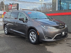 Used 2017  Chrysler Pacifica Hybrid 4d Wagon Touring Plus at Joshua Motor Company near Pennsauken&comma; NJ